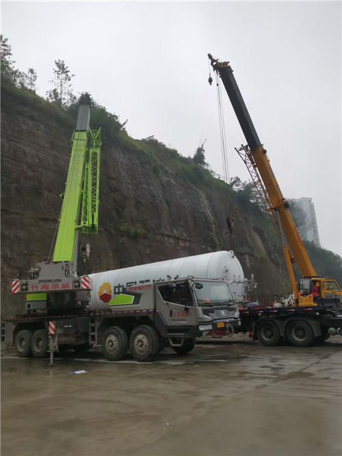 建安区“不怕风雨冻”—— 吊车的 “恶劣环境适应” 技术